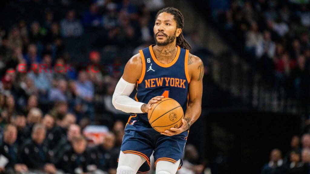 Derrick Rose นักบาสเก็ตบอลชาวอเมริกัน เป็นพอยต์การ์ดโรงเรียนมัธยมอันดับ 1 ของประเทศ เล่นให้กับมหาวิทยาลัย Memphis